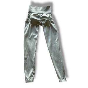 Bo+Tee Womens Size XS Mid Rise Leggings Seamless Butt Cups Workout Pants